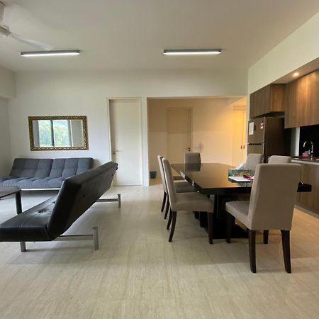 By The Sea @ Cozy Beachfront Home Batu Feringgi Luaran gambar