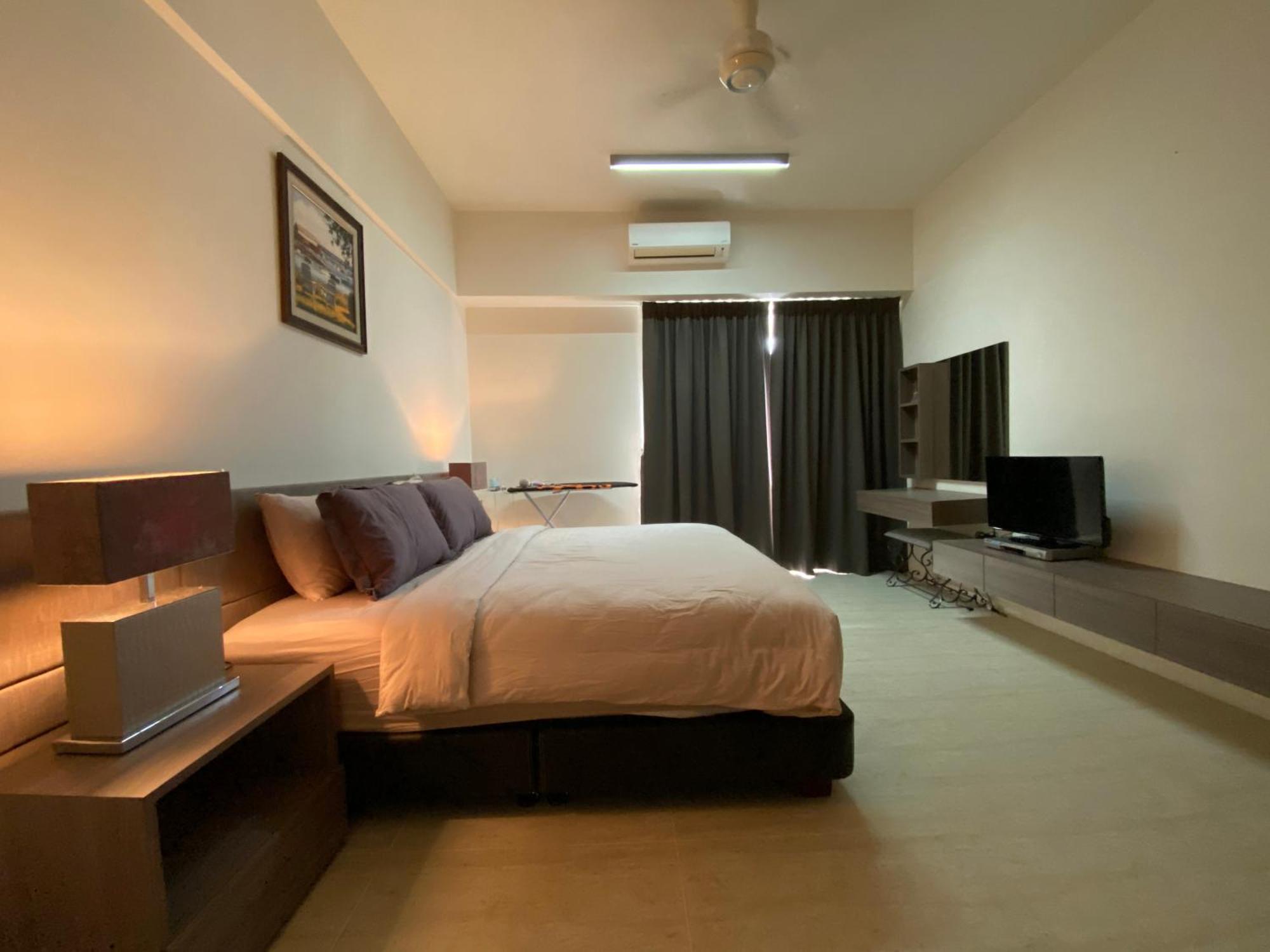 By The Sea @ Cozy Beachfront Home Batu Feringgi Luaran gambar